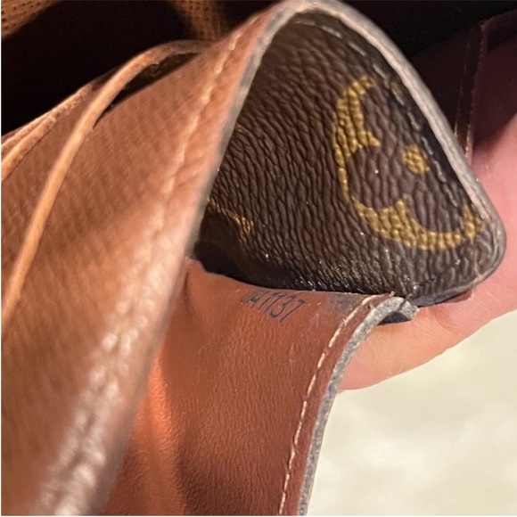 Authentic Louis Vuitton Portefeuille Sarah Long Wallet - Picture 11 of 12